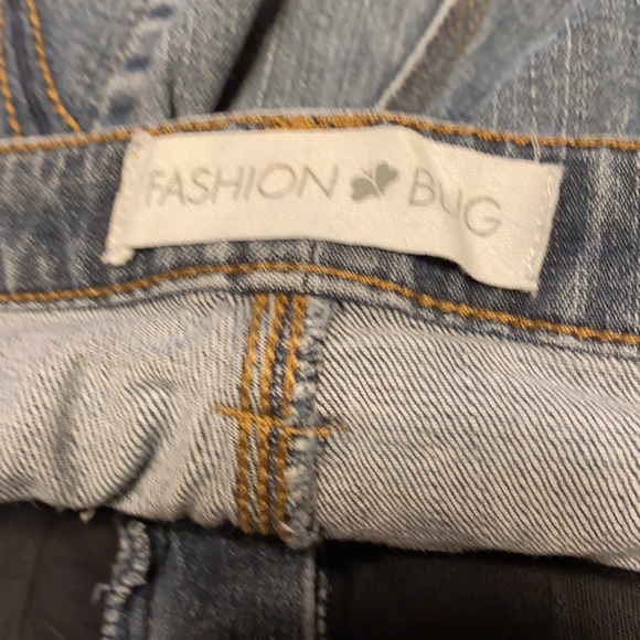 ⭐️❤️BUNDLE 3 Women’s Pants 4 $25.00 ⭐️❤️Women’s Fashion Bug Jeans Size 26W - Picture 3 of 7